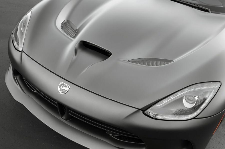 Логотип SRT Viper GTS Carbon Special Package 2014 года  (фото 1 из 8)